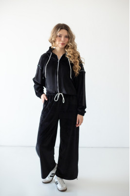 Костюм жіночий